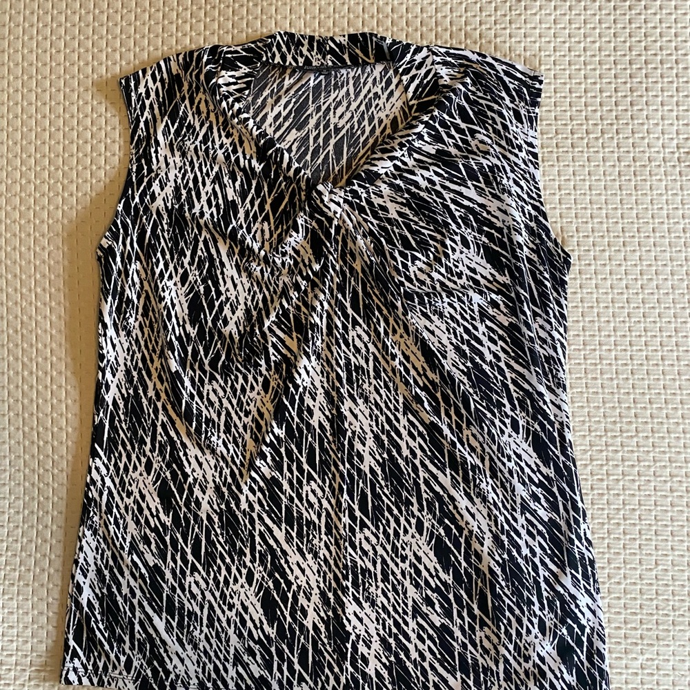 Jones New York Black and White Patterned Blouse